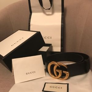 Authentic Black Leather GUCCI Belt with GG buckle